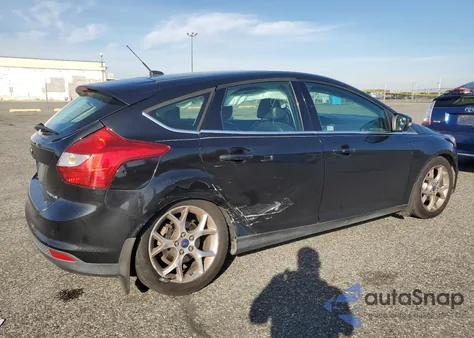 2013 Ford Focus Titanium z USA, uszkodzony, nr VIN 1FADP3N25DL374929